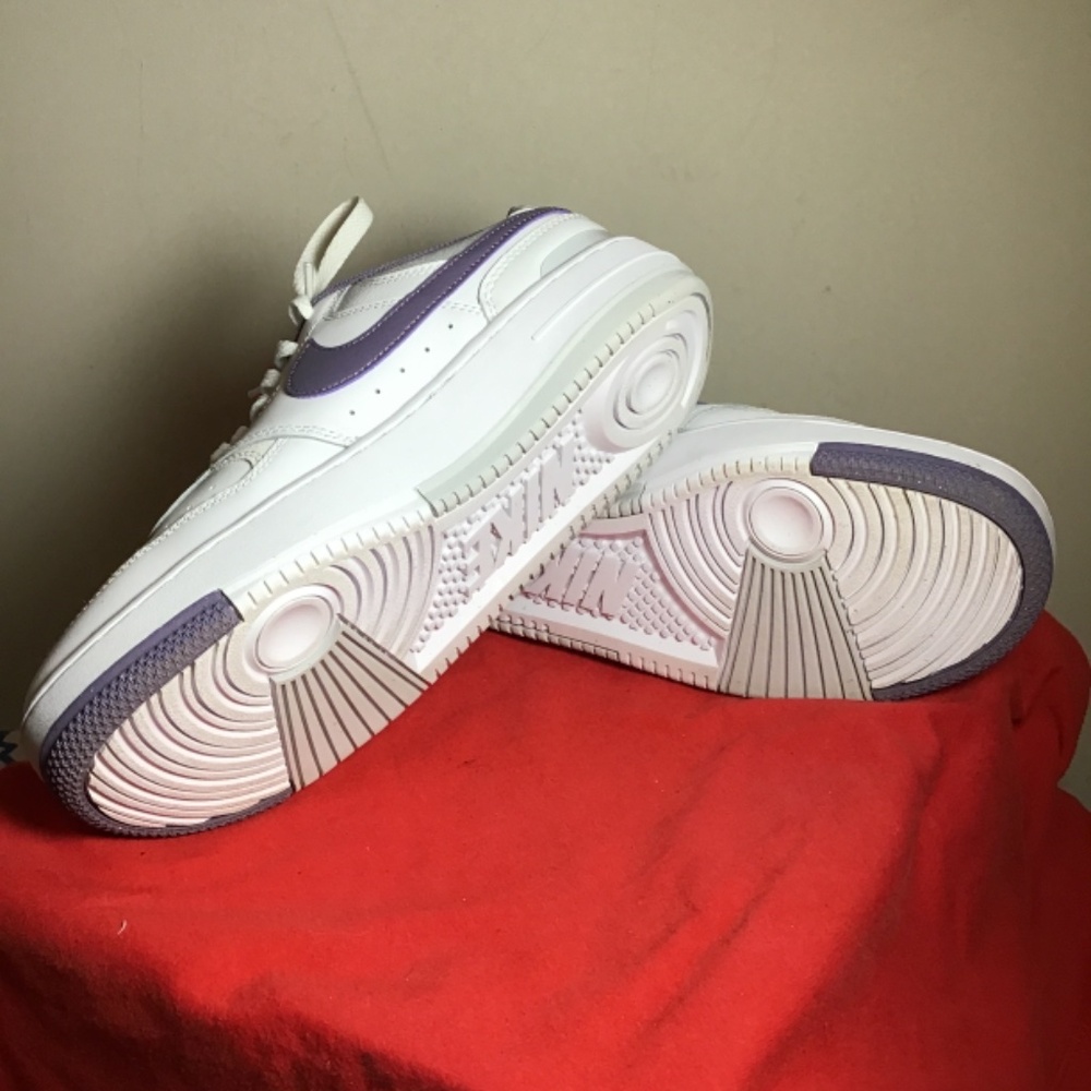 🔥😎NIKE Gamma Force, women’s size 9, new condition, see photos 🔥😎 - Picture 5 of 7